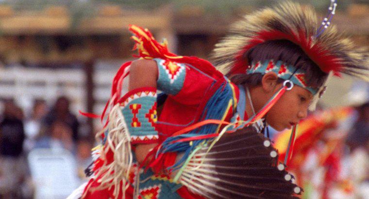 Sioux yerlileri tarafından hangi gelenekler uygulanmaktadır?