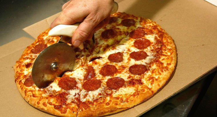 Bir dilim pizza kaç kalori var?