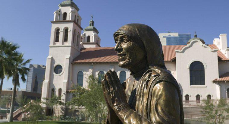 Neden Rahibe Teresa Ünlüdü?