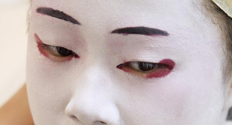 Japon Kadınları Neden Yüzlerini Beyaz Boyadı?