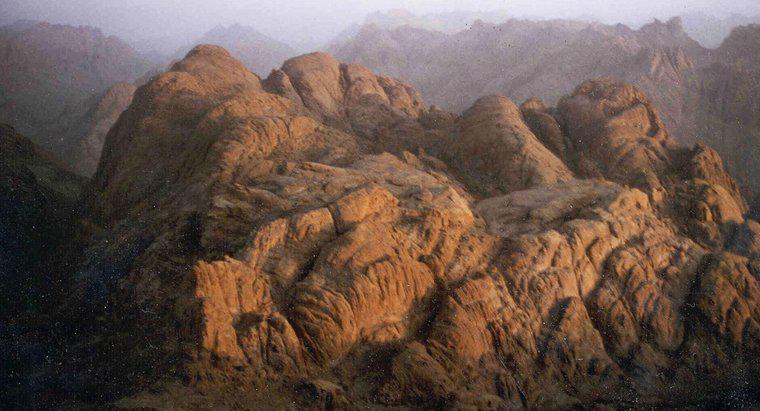 Mısır'daki en büyük dağ silsileleri nelerdir?