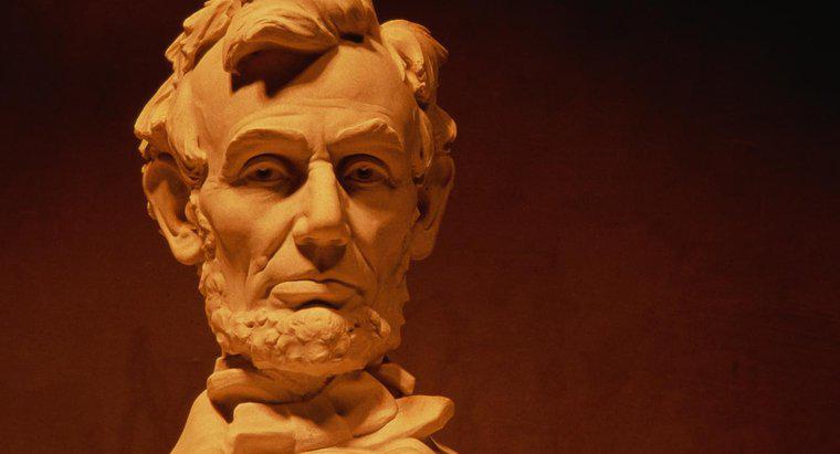 Abraham Lincoln hangi hobileri devreye soktu?