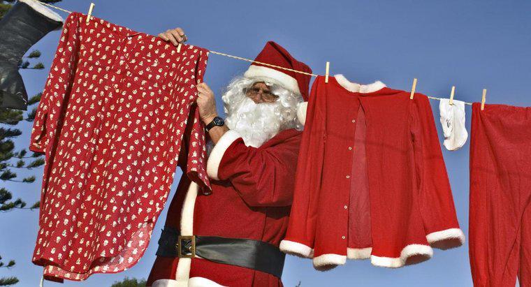 Noel Baba'nın Elbisesi Aslen Hangi Renkti?