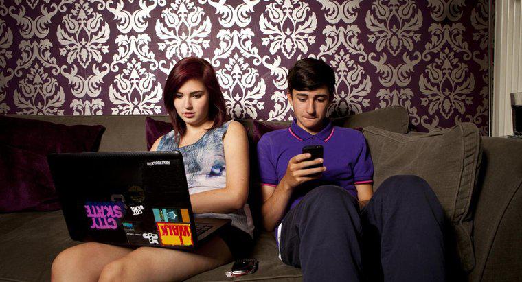 Amerikalı Gençler Her Gün Bilgisayarlara Ne Kadar Zaman Harcıyor?