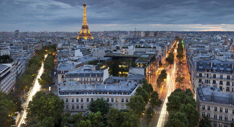 Paris Neden "Işık Şehri" Denir?