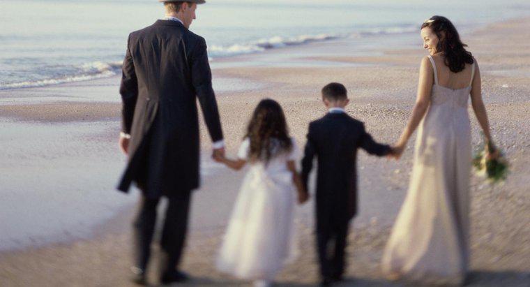 Üvey Çocukları Düğün Yeminlerine Nasıl Dahil Edebilirsiniz?