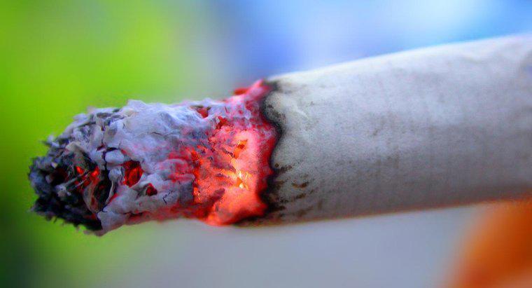 Kumaş Üzerindeki Sigara Yanık İzlerinden Nasıl Kurtulur?