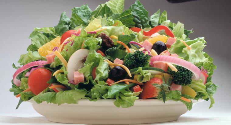 Şef Salatasındaki Tipik Malzemeler Nelerdir?
