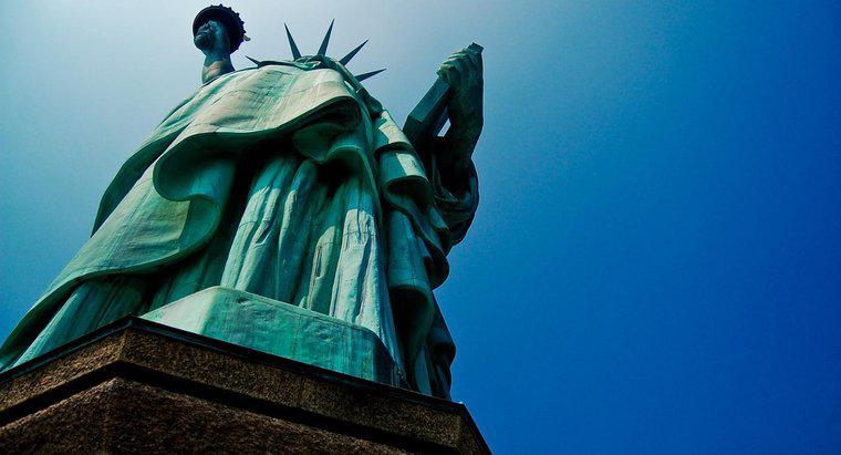 Fransa, ABD'ye Özgürlük Heykeli'ni Neden Verdi?