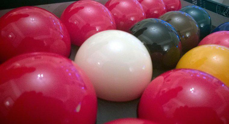 Bir Bilardo oyununda kaç tane ve hangi renkte bilardo topları kullanılıyor?