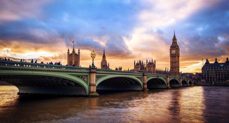 Londra'da Akan Nehrin Adı Nedir?