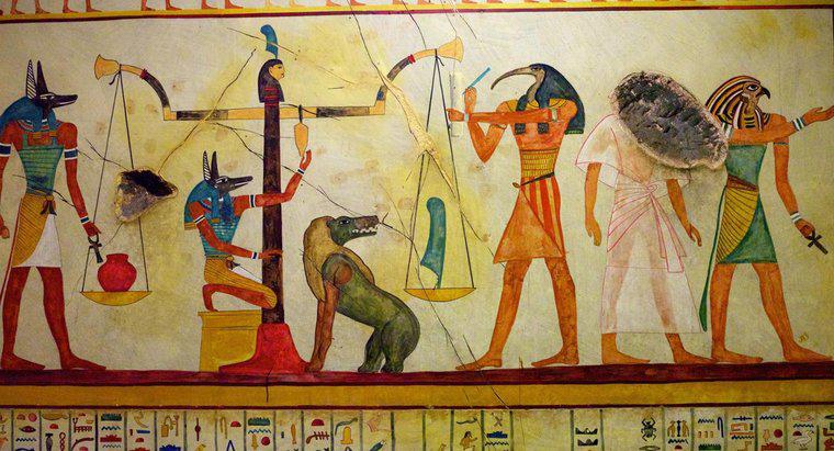 Eski Mısırlılar Ne Giysilerdi?