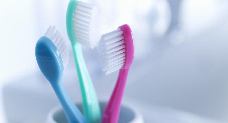Bir diş fırçası ne yapılır?