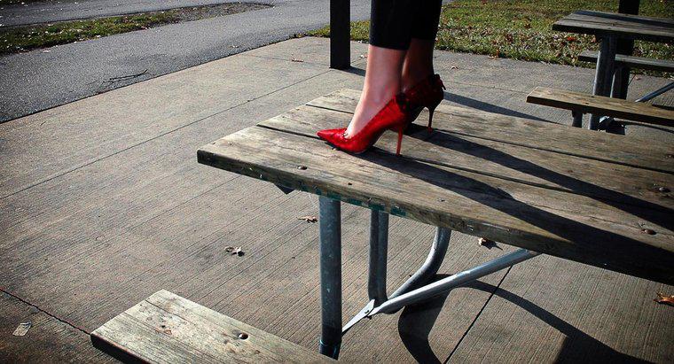 Masaya Yeni Ayakkabı Girmek Neden Kötü Şanslar?