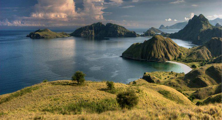 Kaç ada Endonezya oluşturur?