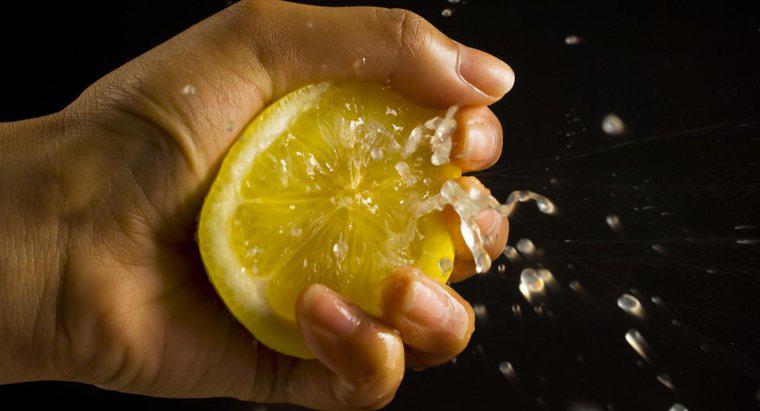 Limon Suyu Neden Meyveyi Kahverengiye Çevirmez?