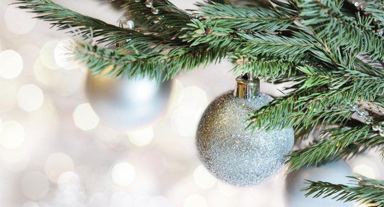 Baş aşağı bir Noel ağacı ne anlama geliyor?