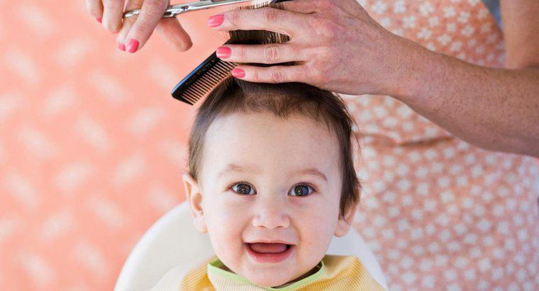 Bebeğe İlk Tıraşı Nasıl Verir?