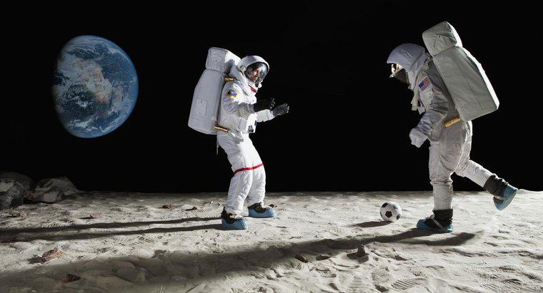 Astronotların Uzayda Yaşamak İçin Neleri Gerekir?