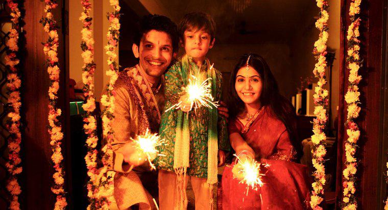 Hindular Diwali'yi Nasıl Kutlarlar?