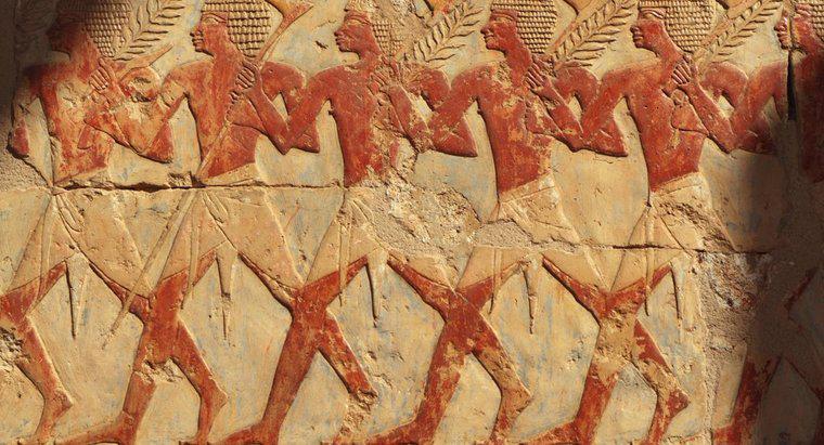 Eski Mısır Firavunları Ne Giydi?