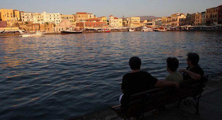 En Büyük Yunan Adasının Adı Nedir?