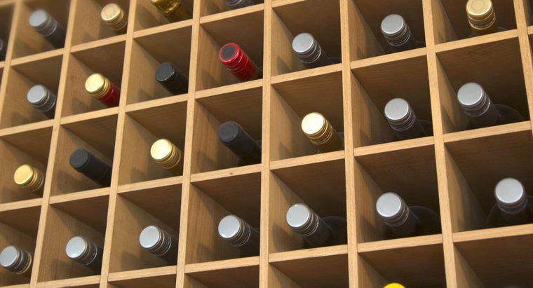 Açılmamış Beyaz Şarap Şişesinin Raf Ömrü Nedir?