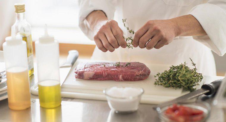 Çeşitli Sığır Eti için Pişirme Sürelerini Nasıl Hesaplarsınız?