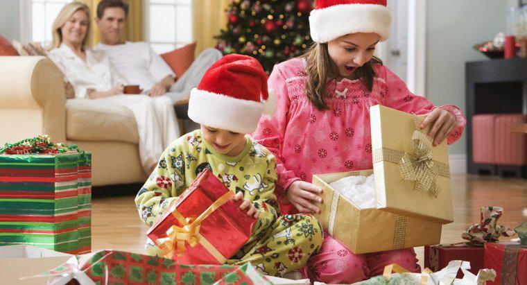 Çocuklar İçin Ücretsiz Noel Hediyeleri Almak Nerede Mümkün?