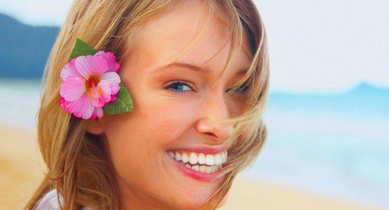 Bir Kadın Saçında Hangi Bir Hawaii Çiçekini Takmalıdır?
